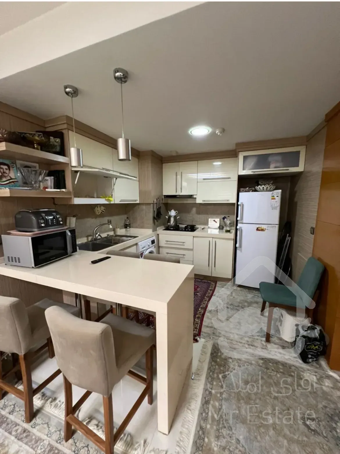 مجتمع آرمان نزدیک حرم امام رضا(ع)