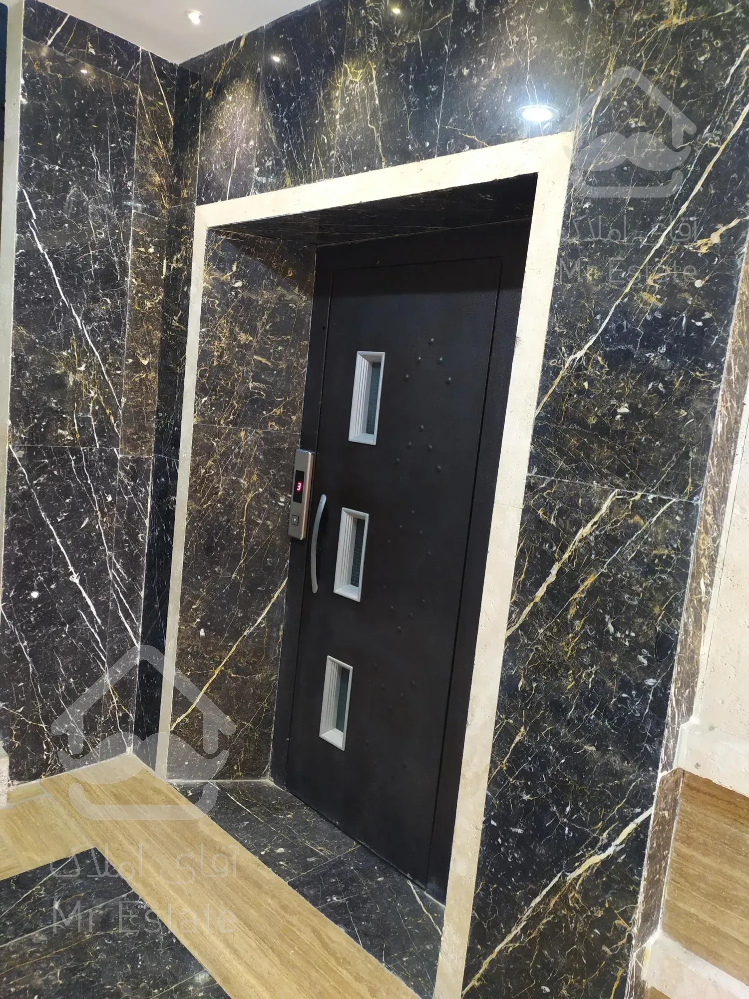 آپارتمان دو خوابه 1400، ستاد