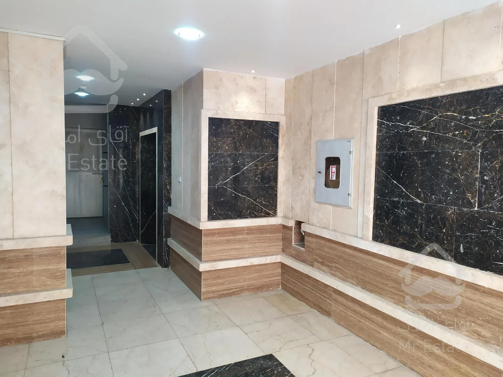 آپارتمان دو خوابه 1400، ستاد