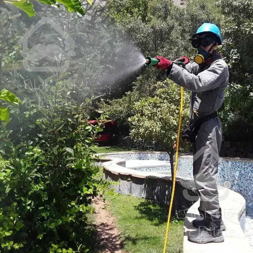 باغبانی سمپاشی محلول پاشی گلکاری چمن کاری