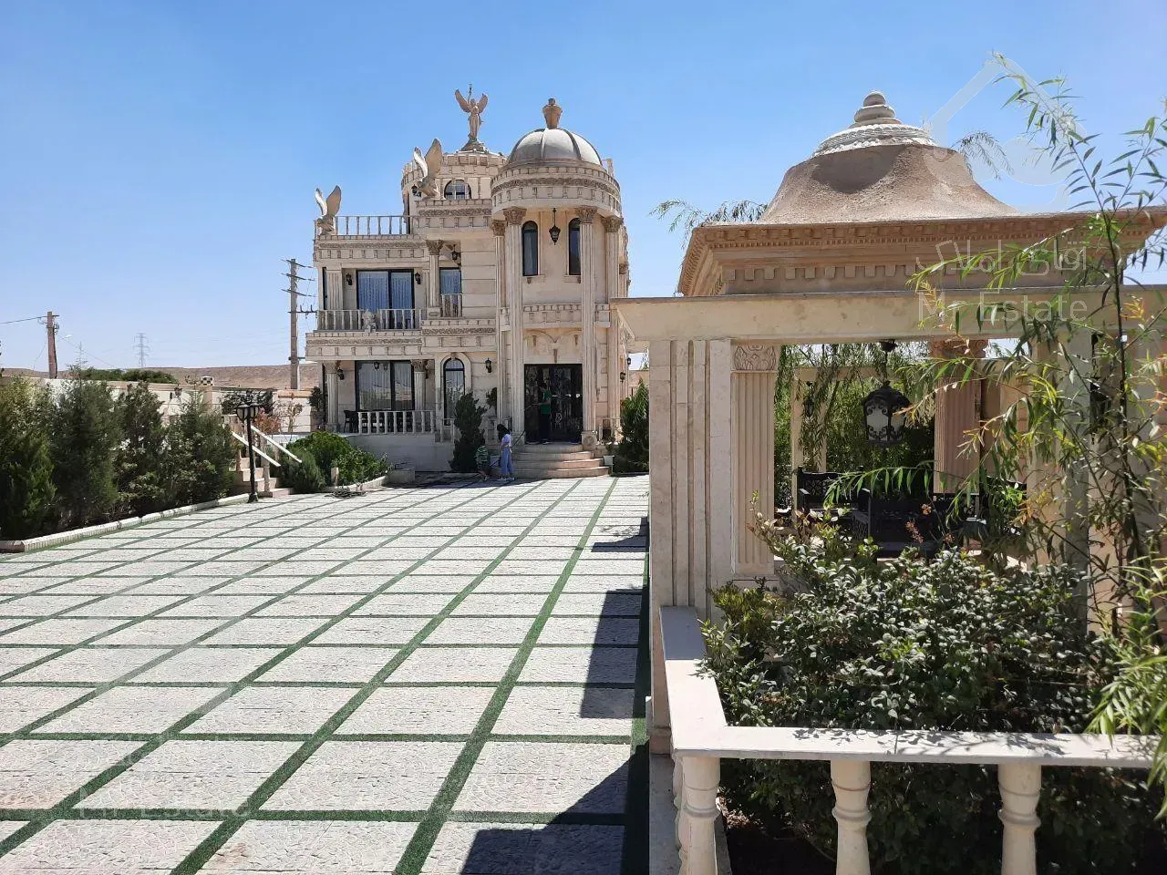 عمارت مدرن کلاسیک،۴۵۰متر،فول فرنیش،زعفرانیه