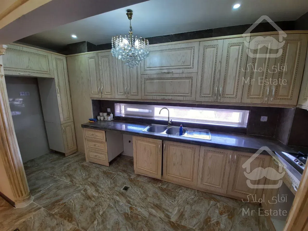 عمارت مدرن کلاسیک،۴۵۰متر،فول فرنیش،زعفرانیه