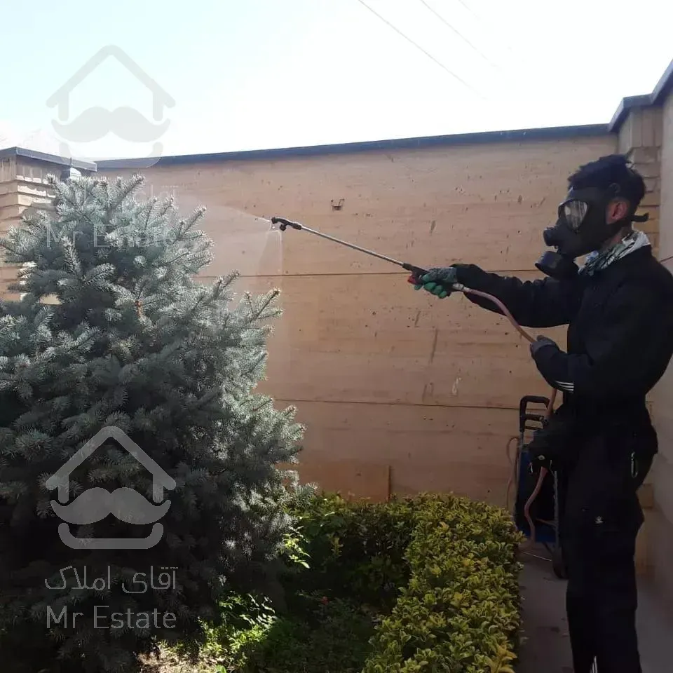 باغبانی سمپاشی محلول پاشی گلکاری چمن کاری