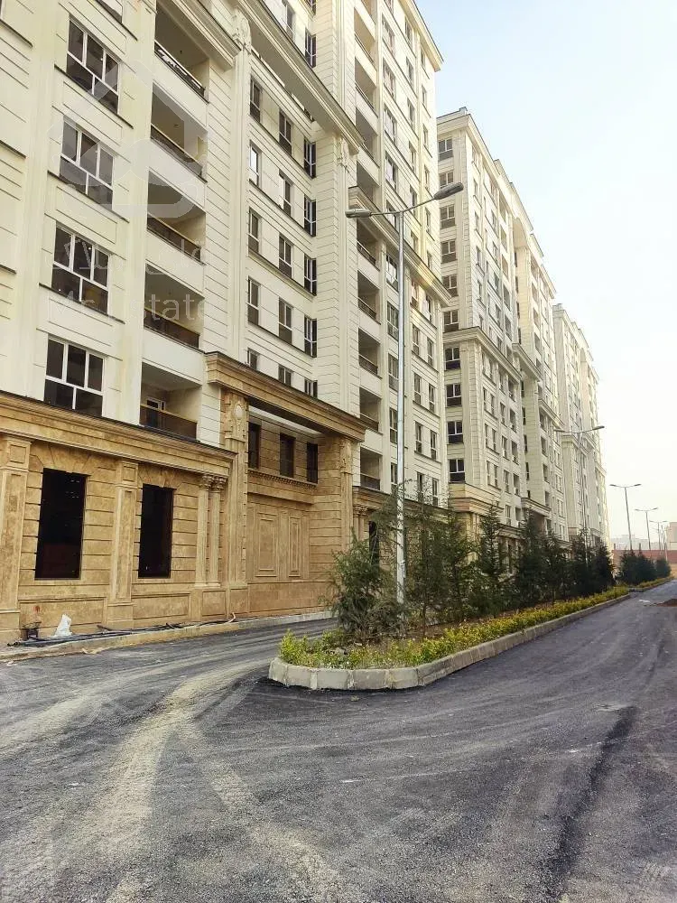 عمارت منطقه برج مجلل سازه گستر بنیتا در شهرک راه آهن