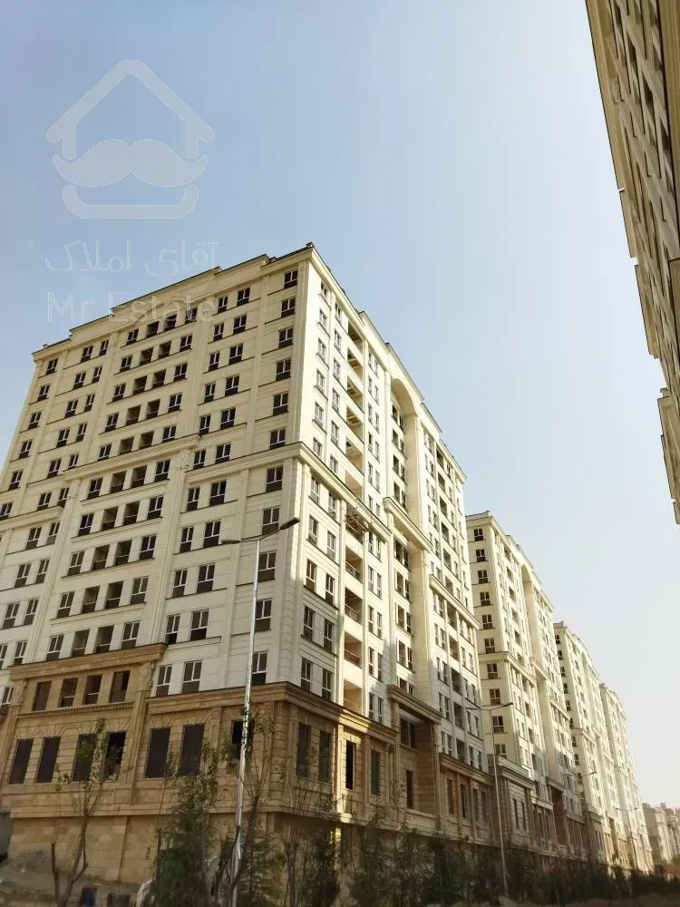 عمارت منطقه برج مجلل سازه گستر بنیتا در شهرک راه آهن