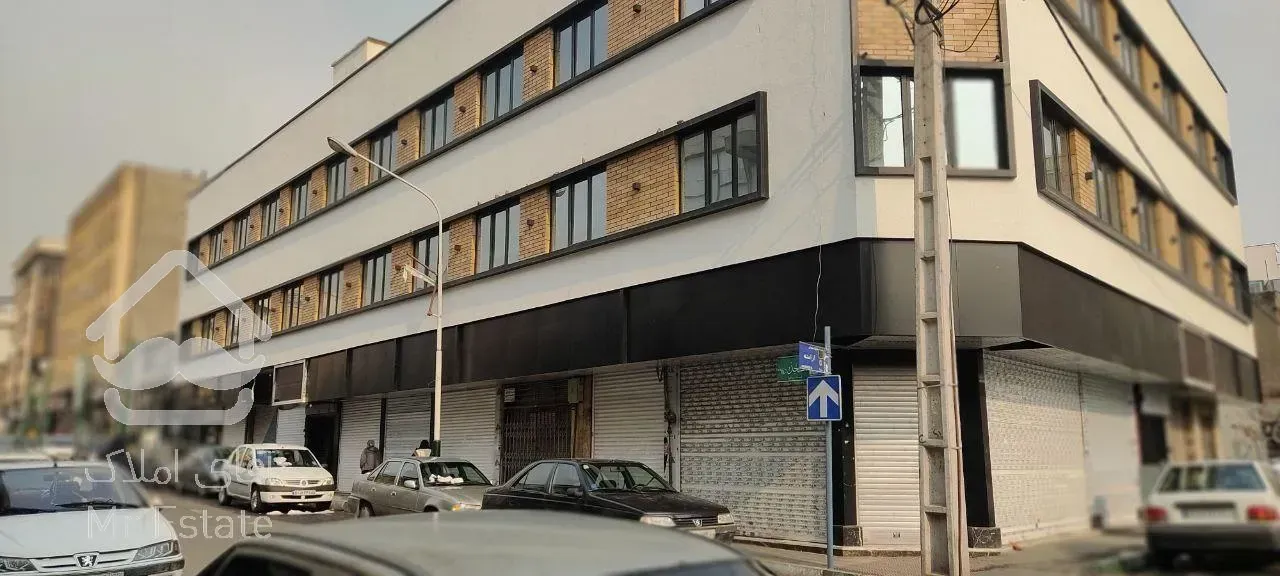 ۸۵۰ متر ملک با قابلیت اداری تجاری مسکونی خدماتی