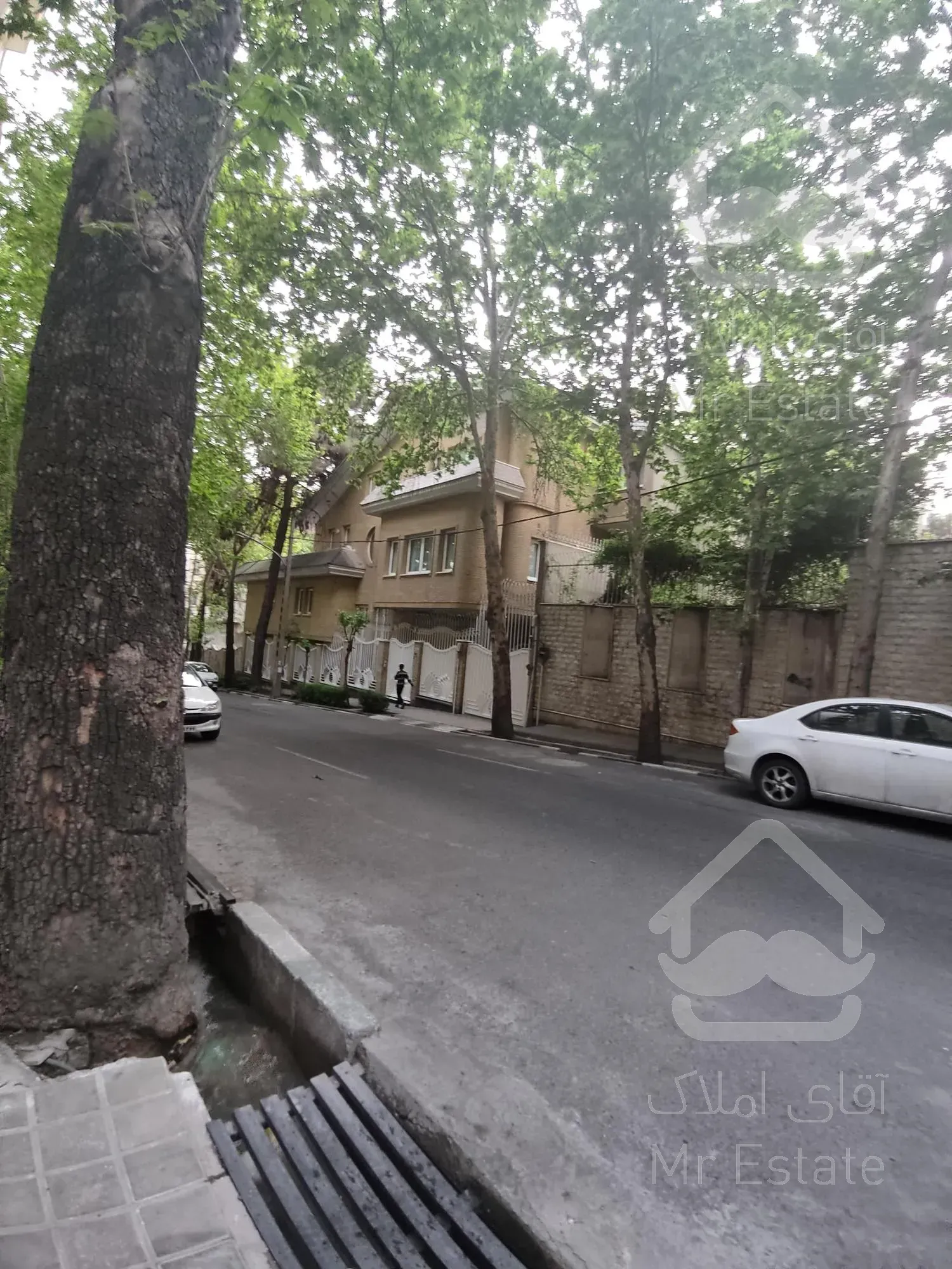 قیطریه سهیل 580متر بر 14جنوبی گذر 12 دوکله بدون اصلاحی