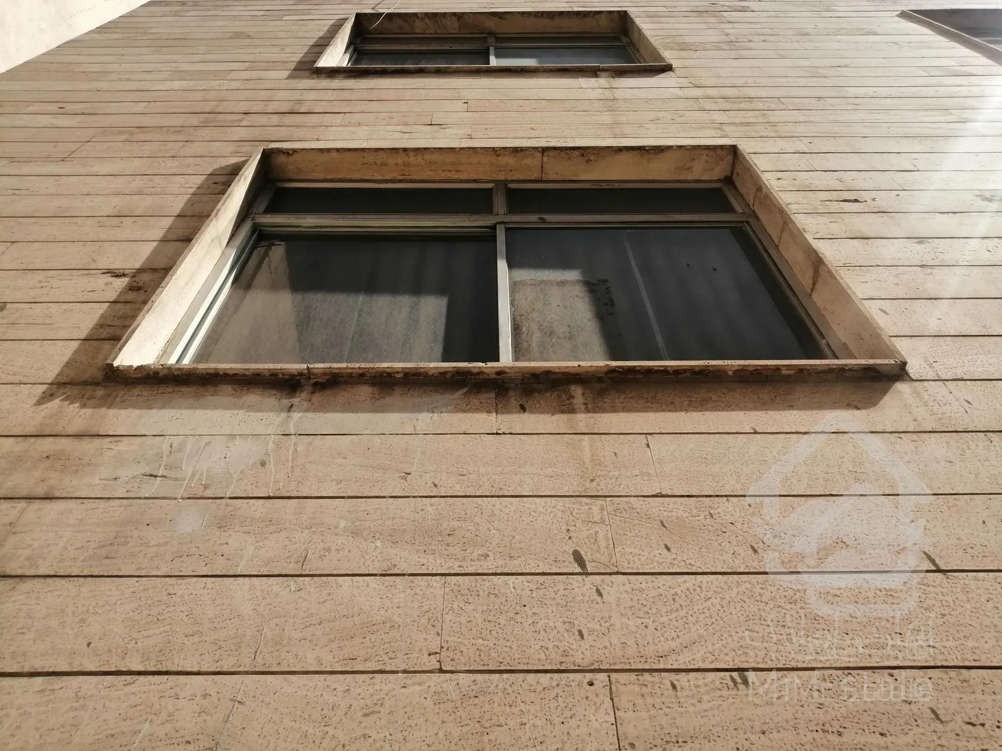 600 متر زمین دو طبقه بنا قابل سکونت