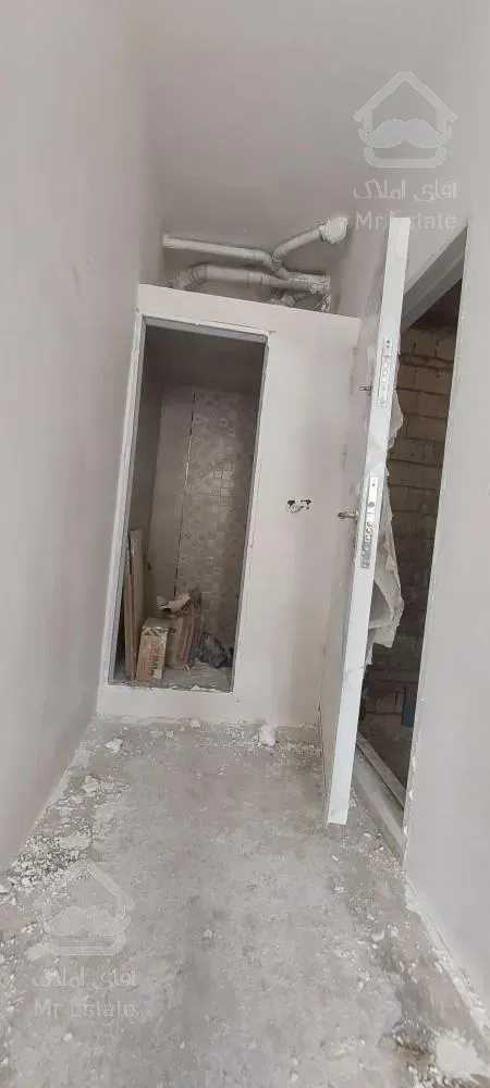 آپارتمان طبقه اول همراه باآسانسوروپارکینگ