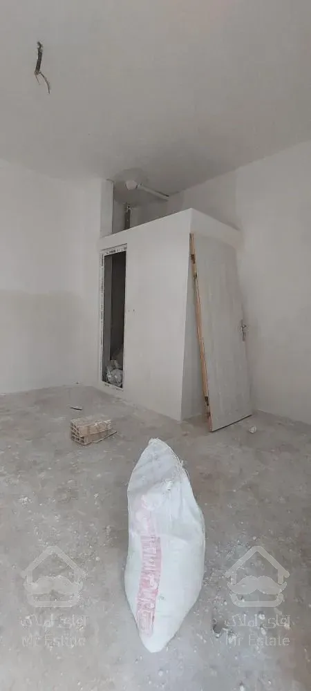 آپارتمان طبقه اول همراه باآسانسوروپارکینگ