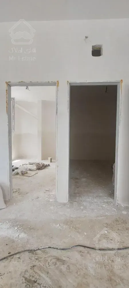 آپارتمان طبقه اول همراه باآسانسوروپارکینگ