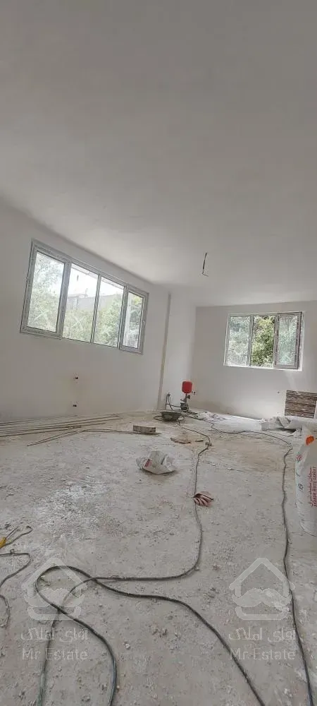 آپارتمان طبقه اول همراه باآسانسوروپارکینگ