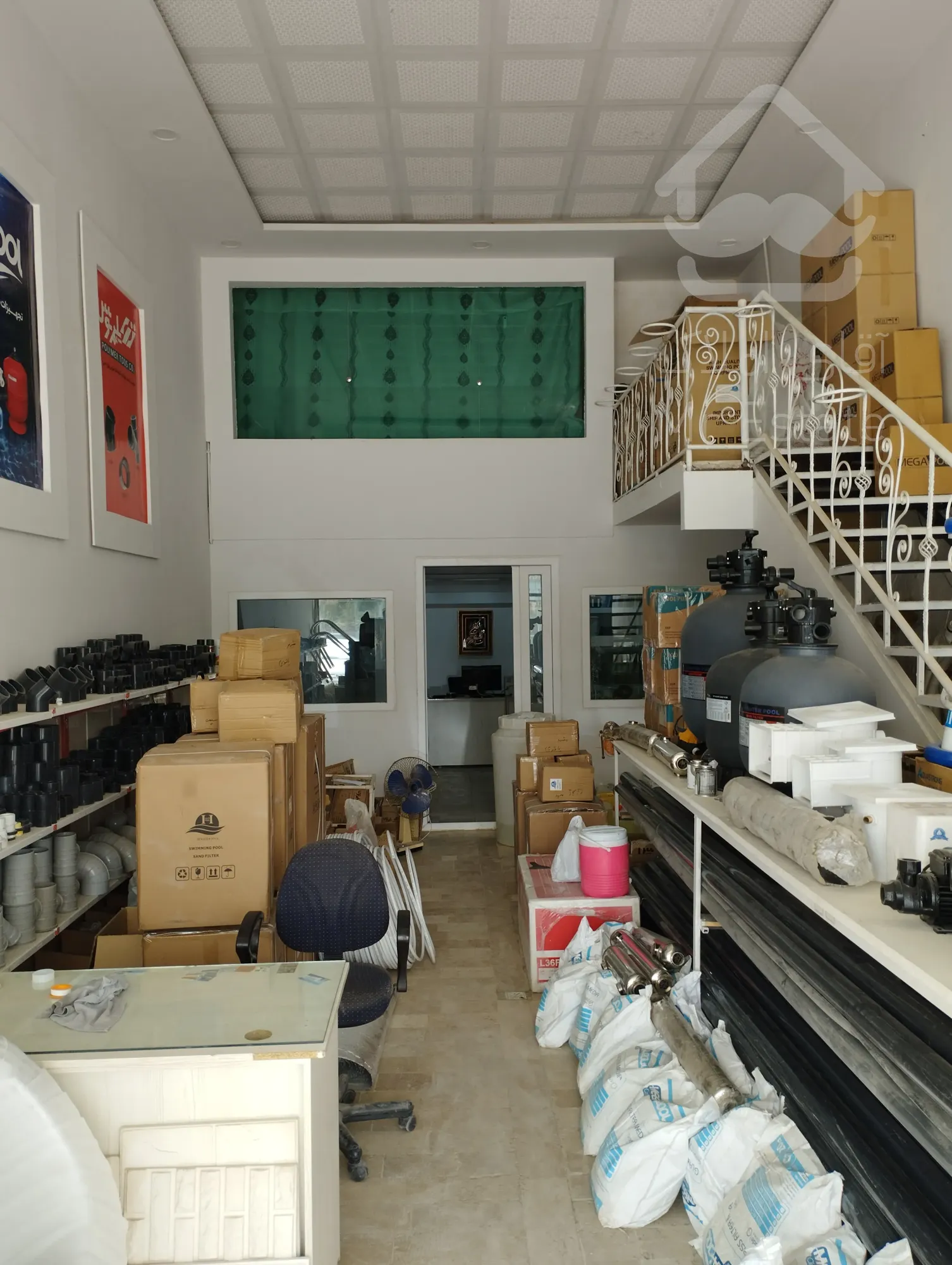 ملک تجاری فروشی