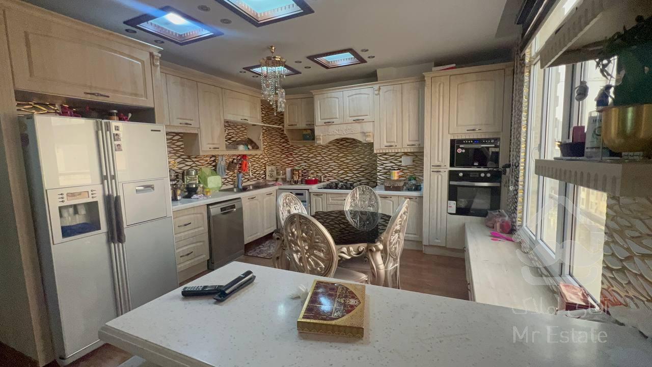 فروش ۹۰ متر* ۸ متر پاسیو مسقف*سالن پرده خور