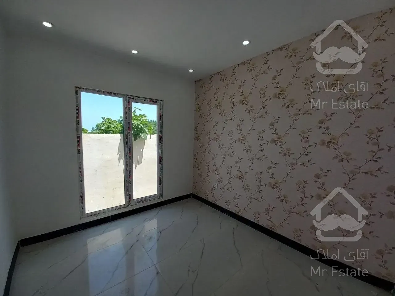 ویلا نما مدرن ۲۵۰ متری سه خواب شهرک برند منطقه‌ی نور