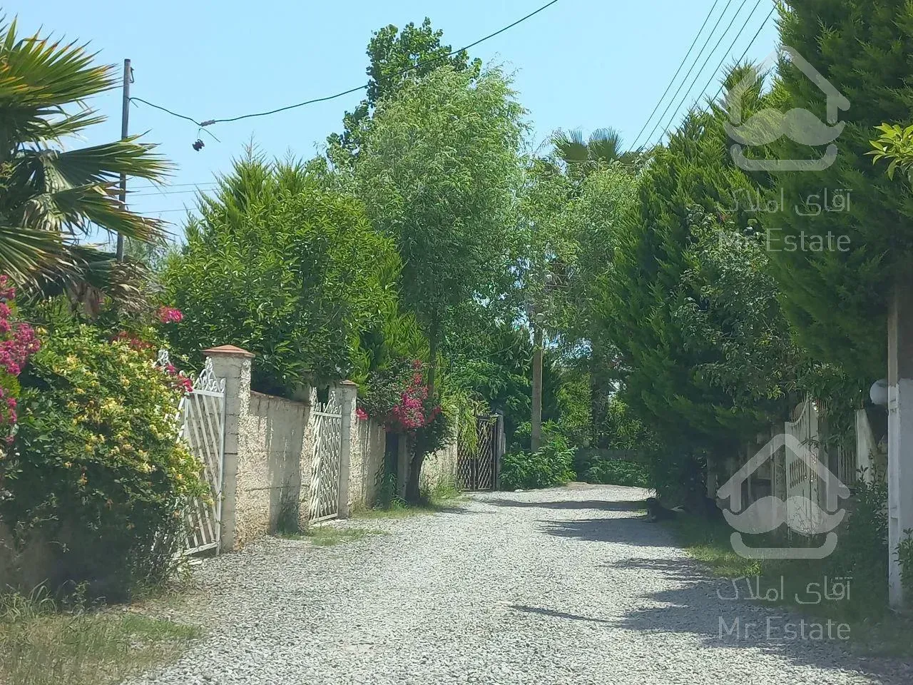 ویلا نما مدرن ۲۵۰ متری سه خواب شهرک برند منطقه‌ی نور