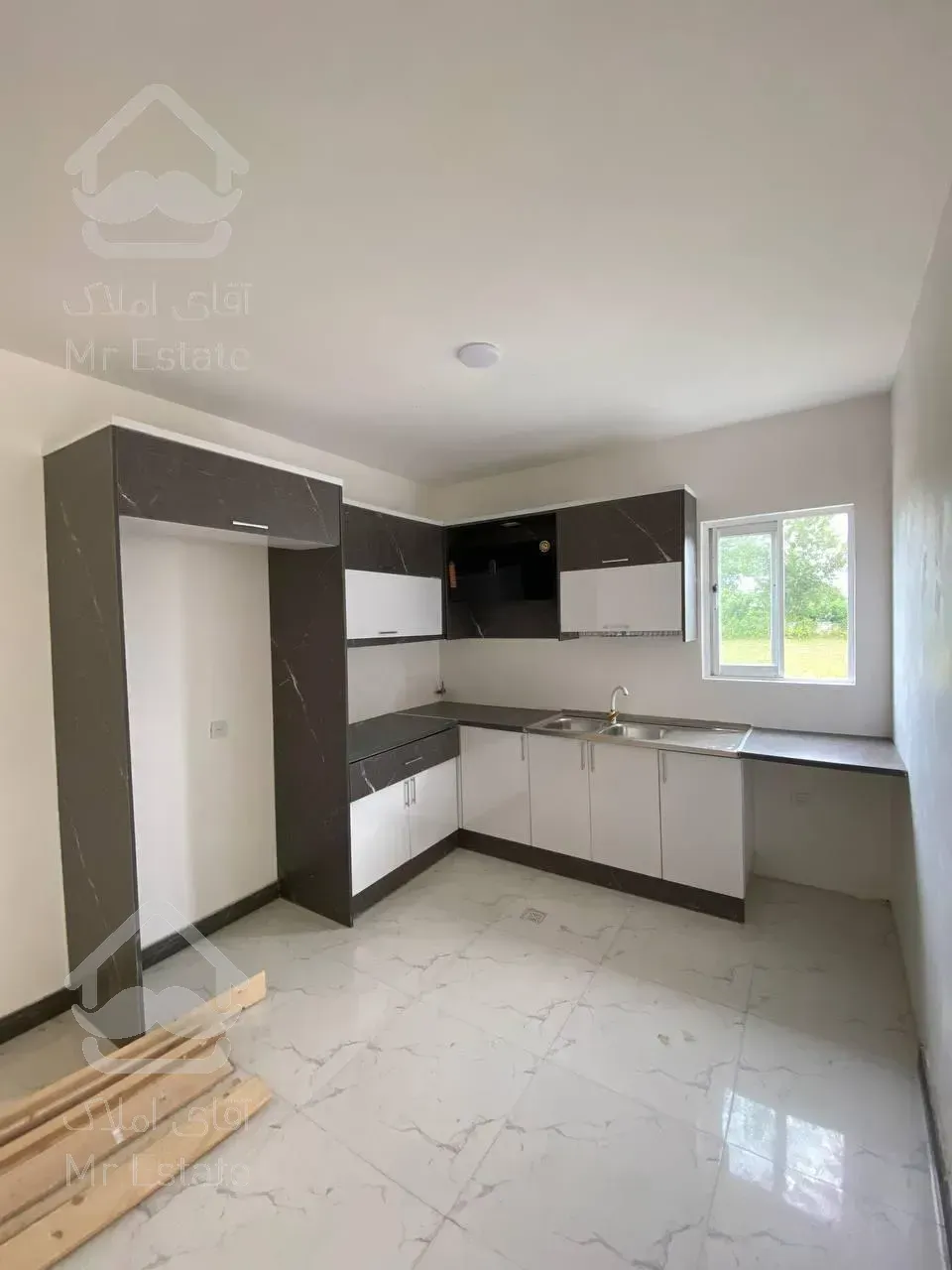 ویلا نما مدرن شهرکی ۲۰۰ متری ورودی جنگل سند تک برگ