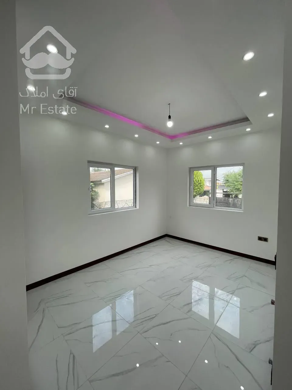 ویلا نما مدرن ۴۰۰ متری استخردار شهرک برند سند تک برگ