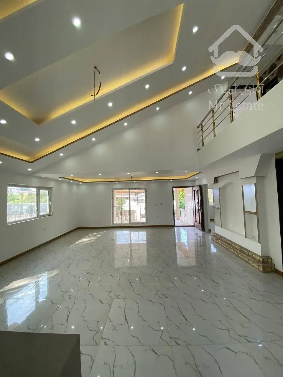 ویلا نیمپیلوت جنگلی ۳۰۰ متری شهرکی سند تک برگ