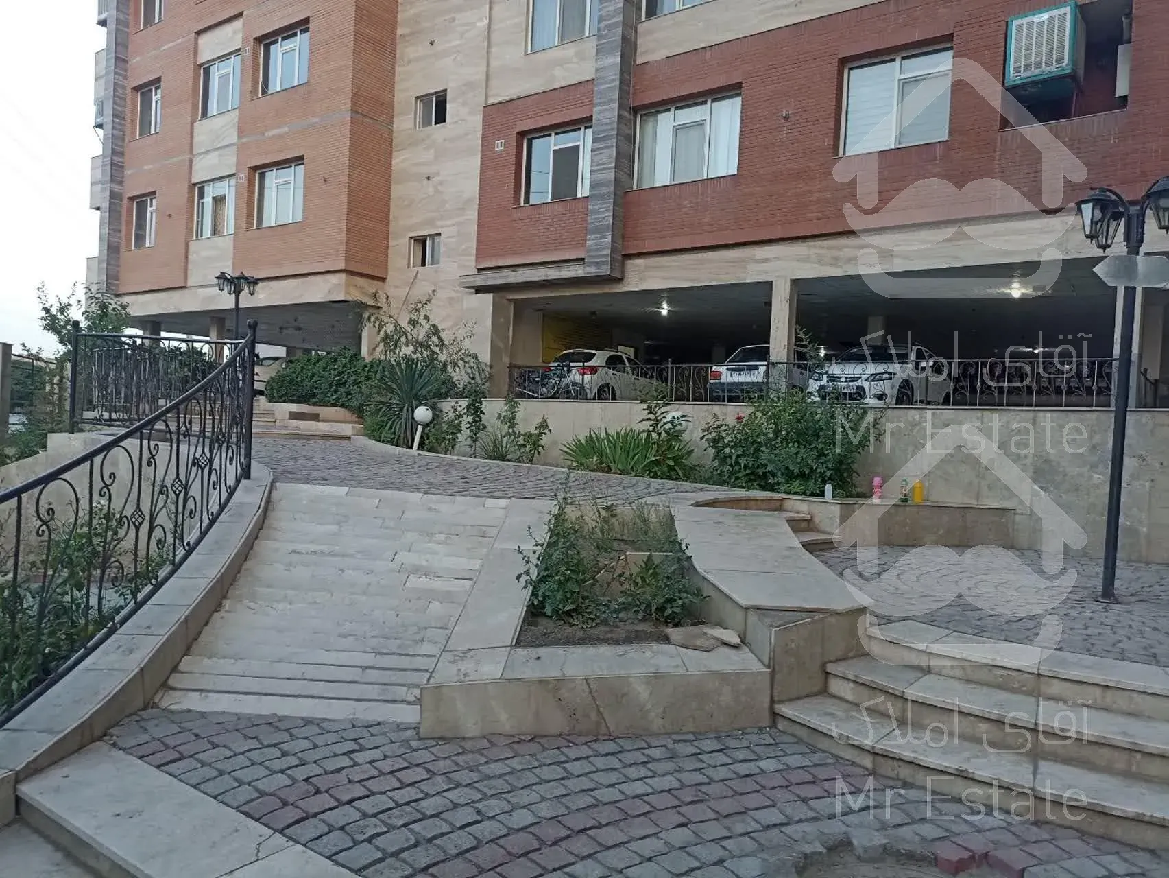 ۹۰متری طبقه سوم بدون مشرف