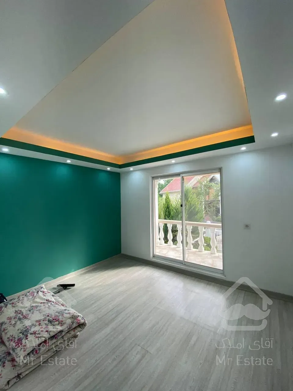 ویلا نیمپیلوت جنگلی ۲۲۰ متری بهترین لوکیشن سند تک برگ استخردار