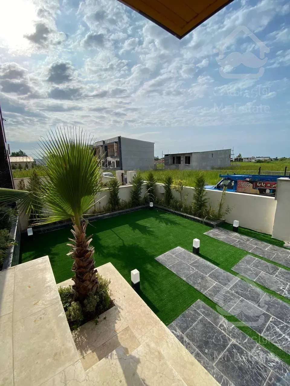 ویلا نیمپیلوت نما مدرن شهرکی ۲۵۰ متری سند تک برگ