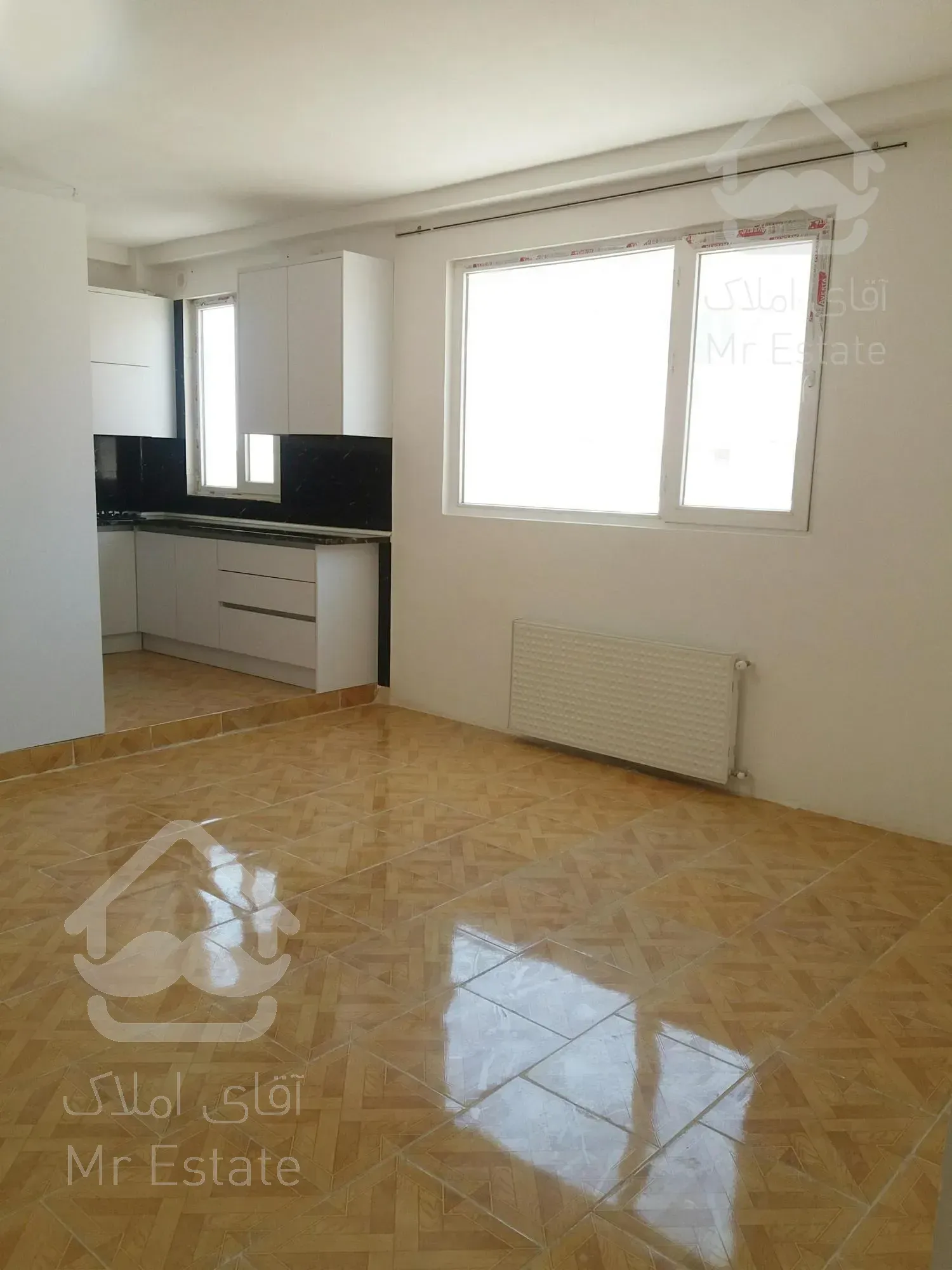 شمال پرند ■ نبش بلوار کوه نور ■واحد صفر و فول■ ۲خواب ■ ط۴