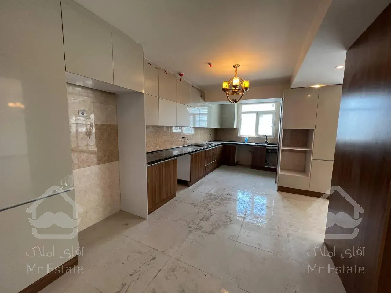 ۲۰۰ متر / ۳ خواب / فول دیزاین / رهن و اجاره چیتگر