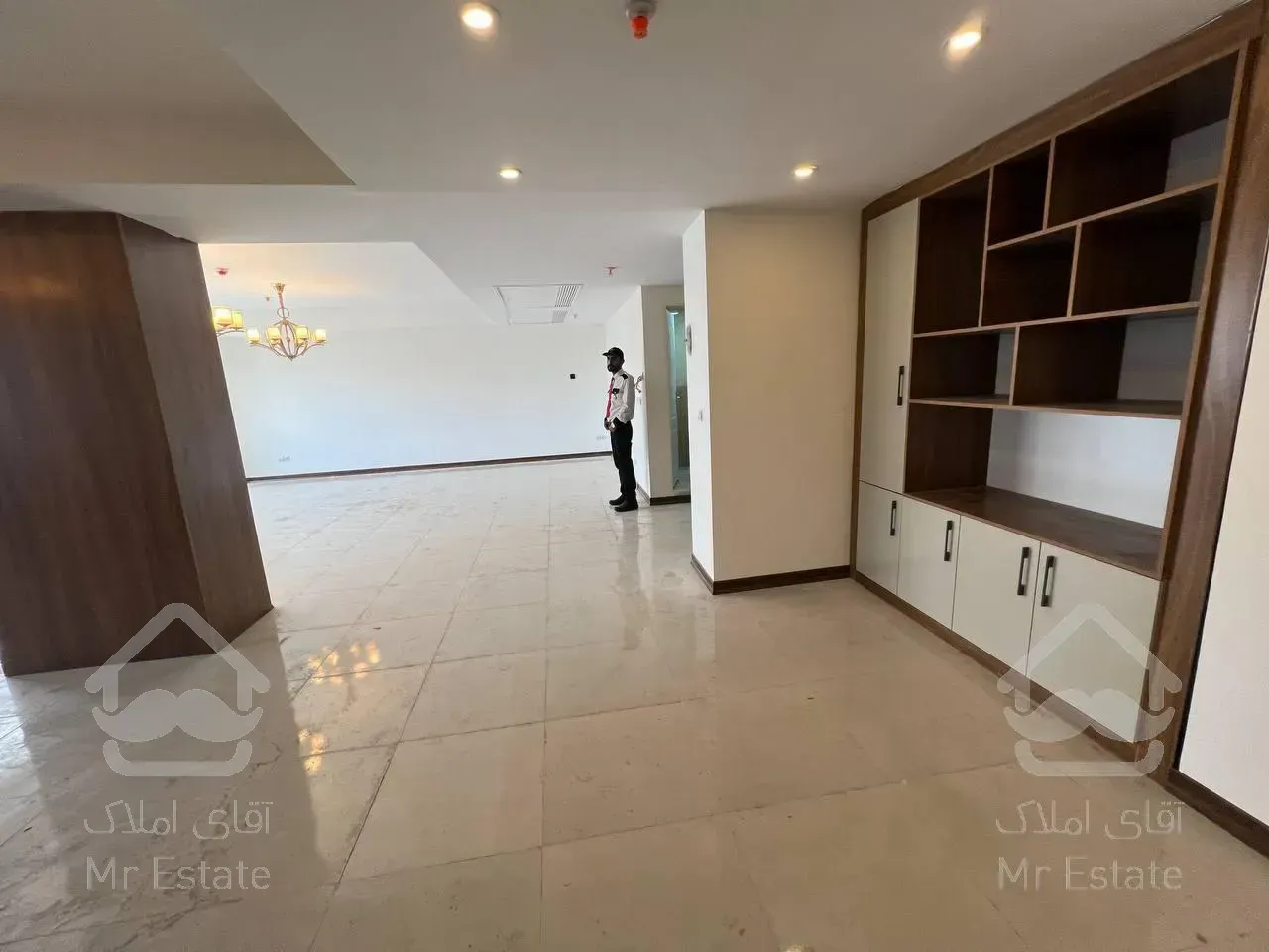 ۲۰۰ متر / ۳ خواب / فول دیزاین / رهن و اجاره چیتگر