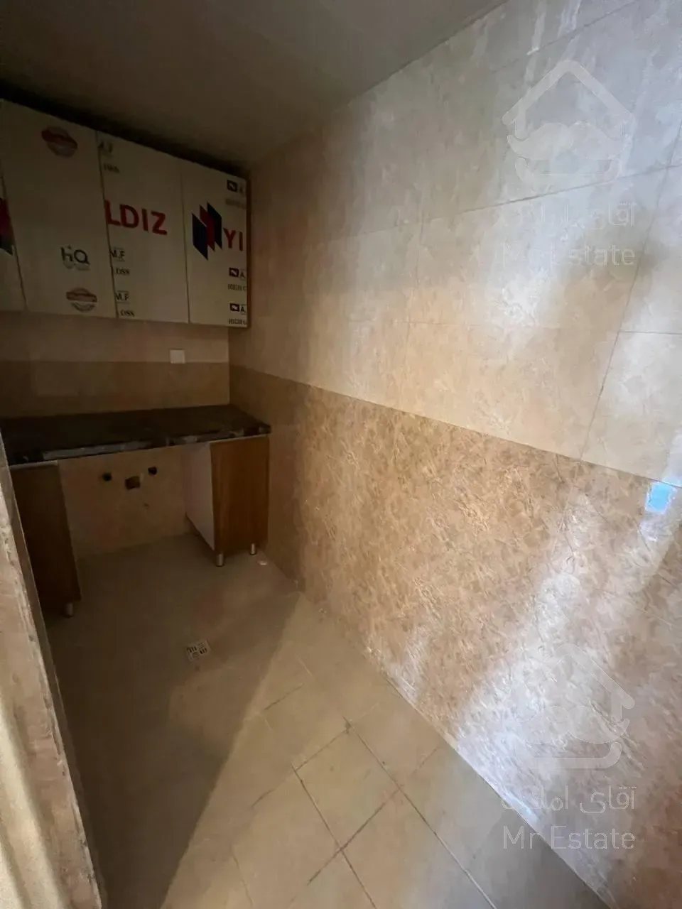 ۲۰۰ متر / ۳ خواب / فول دیزاین / رهن و اجاره چیتگر