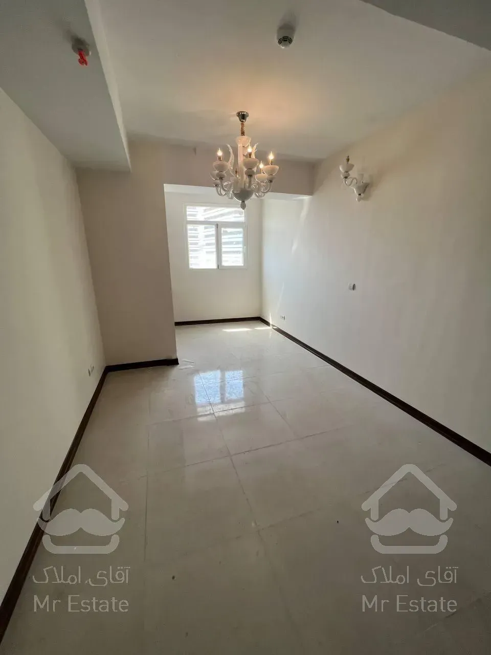 ۲۰۰ متر / ۳ خواب / فول دیزاین / رهن و اجاره چیتگر