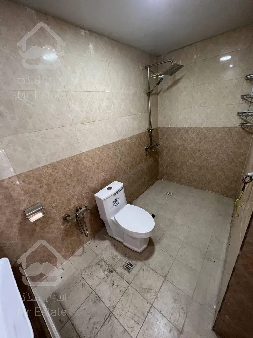 ۲۰۰ متر / ۳ خواب / فول دیزاین / رهن و اجاره چیتگر