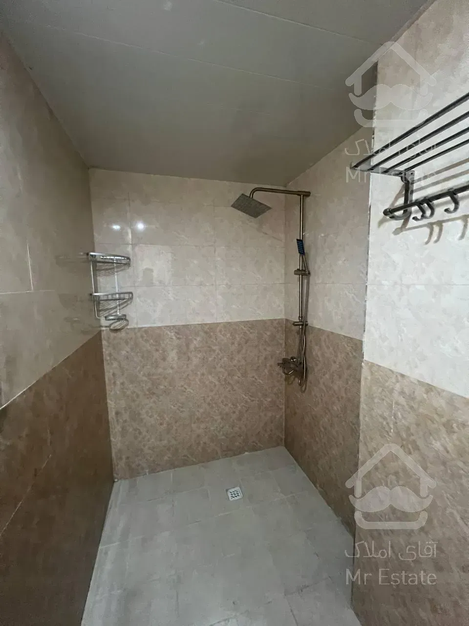 ۲۰۰ متر / ۳ خواب / فول دیزاین / رهن و اجاره چیتگر