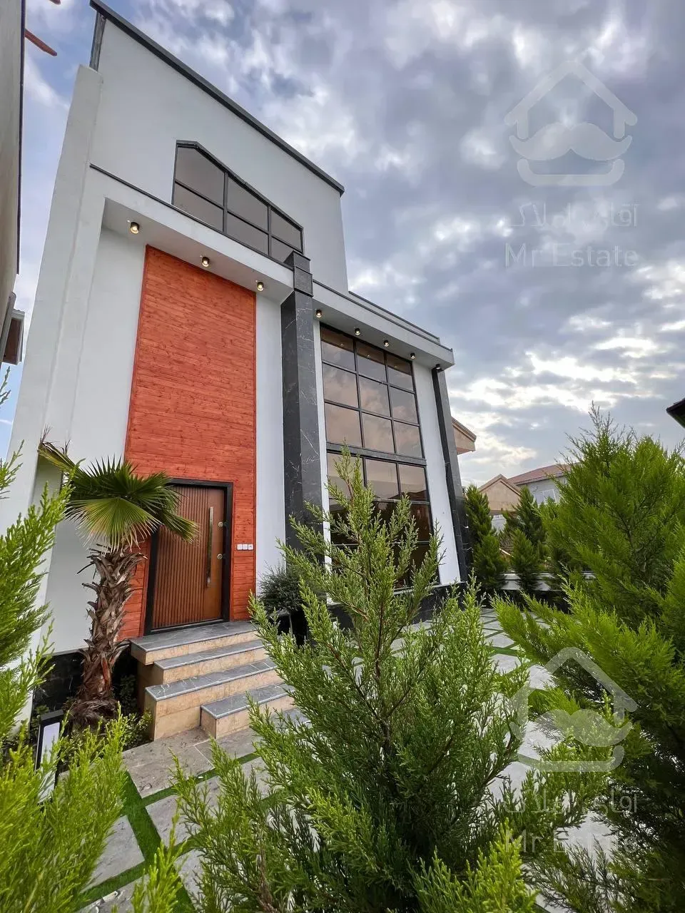 فروش ویژه ویلا منطقه جنگلی نور زیر قیمت