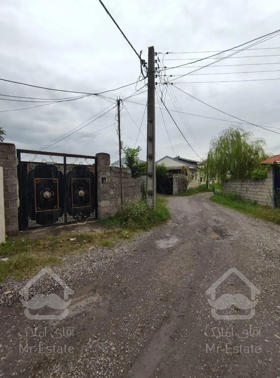 ۷۱۴متر زمین سند دار