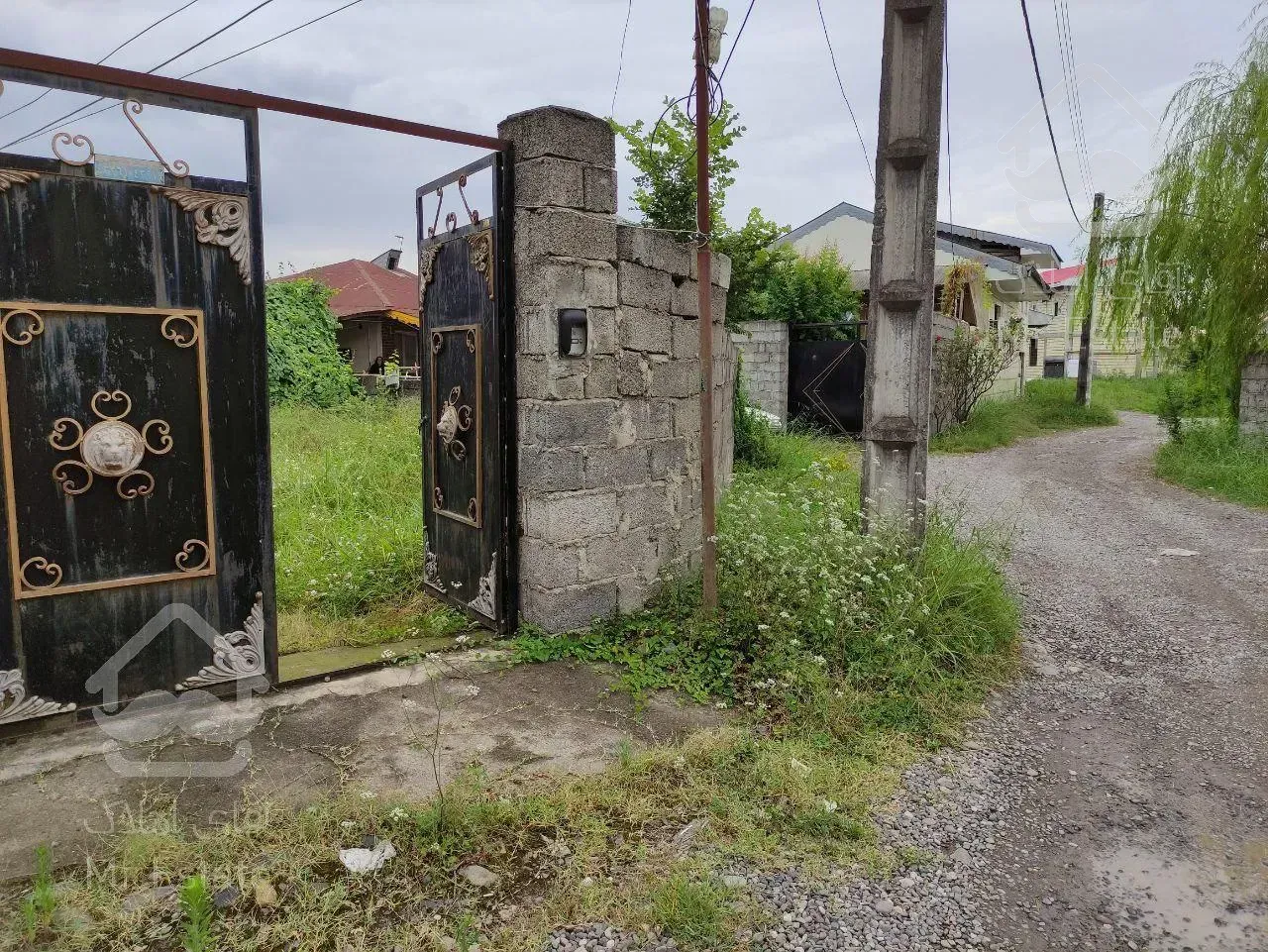 ۷۱۴متر زمین سند دار