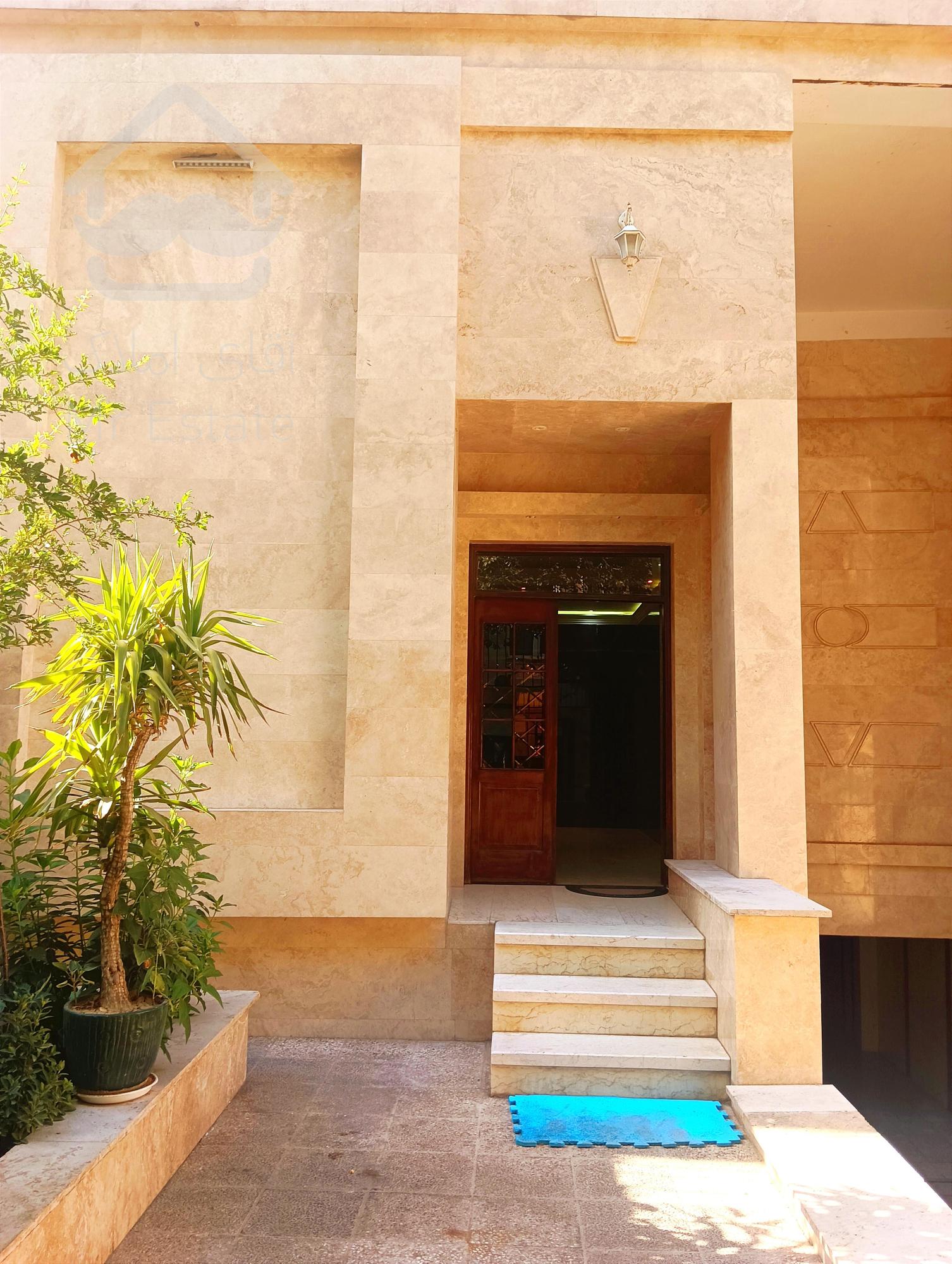 ۱۴۴متری/۳خوابه /فول امکانات/کمیل پارک بابائیان
