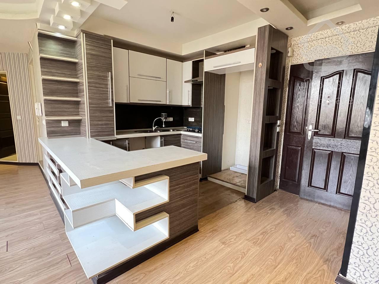 واحد ۹۰ متری،روی همکف/فول امکانات/جنت آباد جنوب