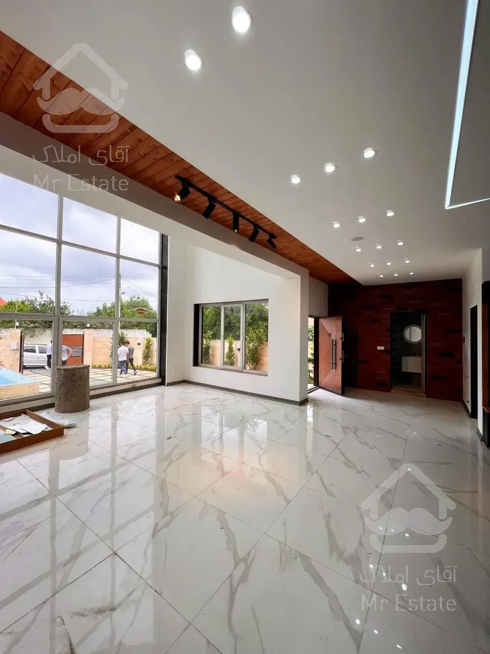 فروش ویلا دوبلکس نما مدرن استخر دار با سند ششدانگ