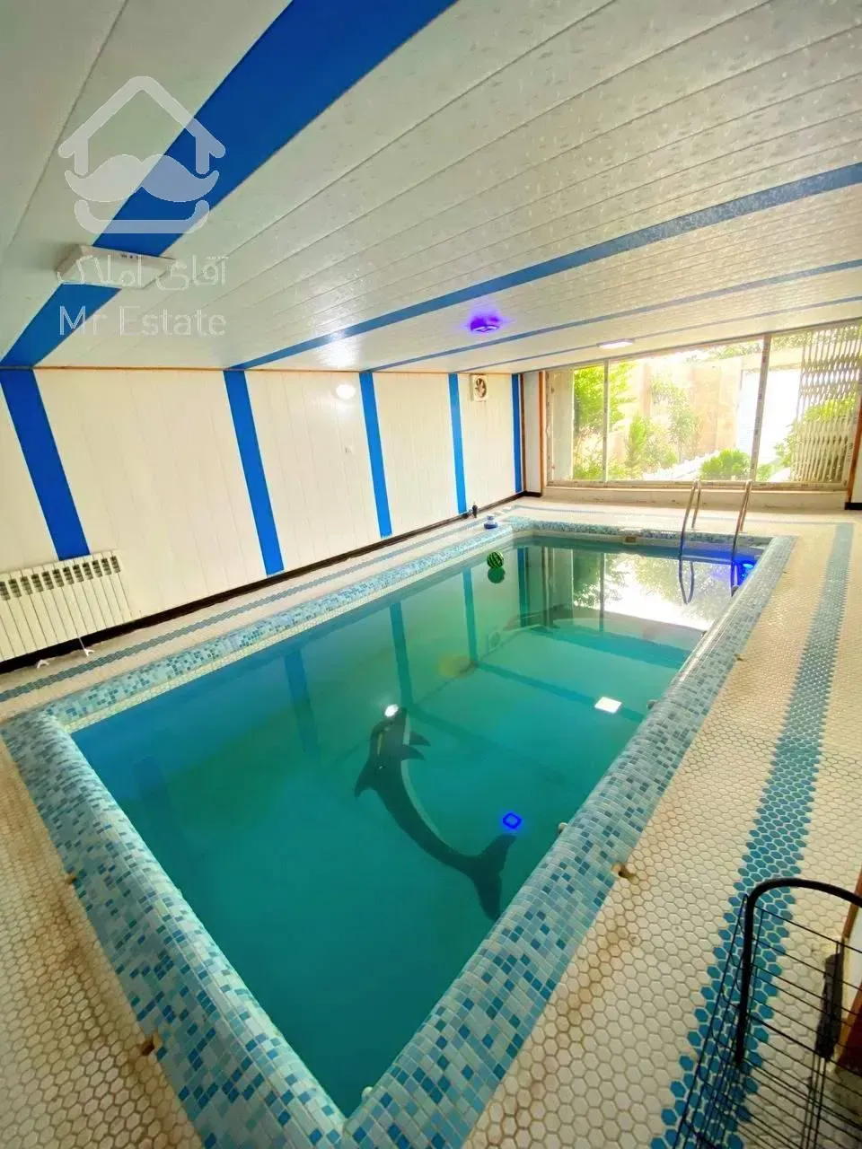 فروش ویلا نیمپیلوت استخر دار نما چوب در شهر زیبای نور