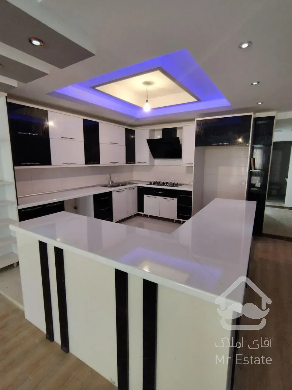 اجاره آپارتمان ۱۲۳ متری گلشهر /فول / زیر قیمت