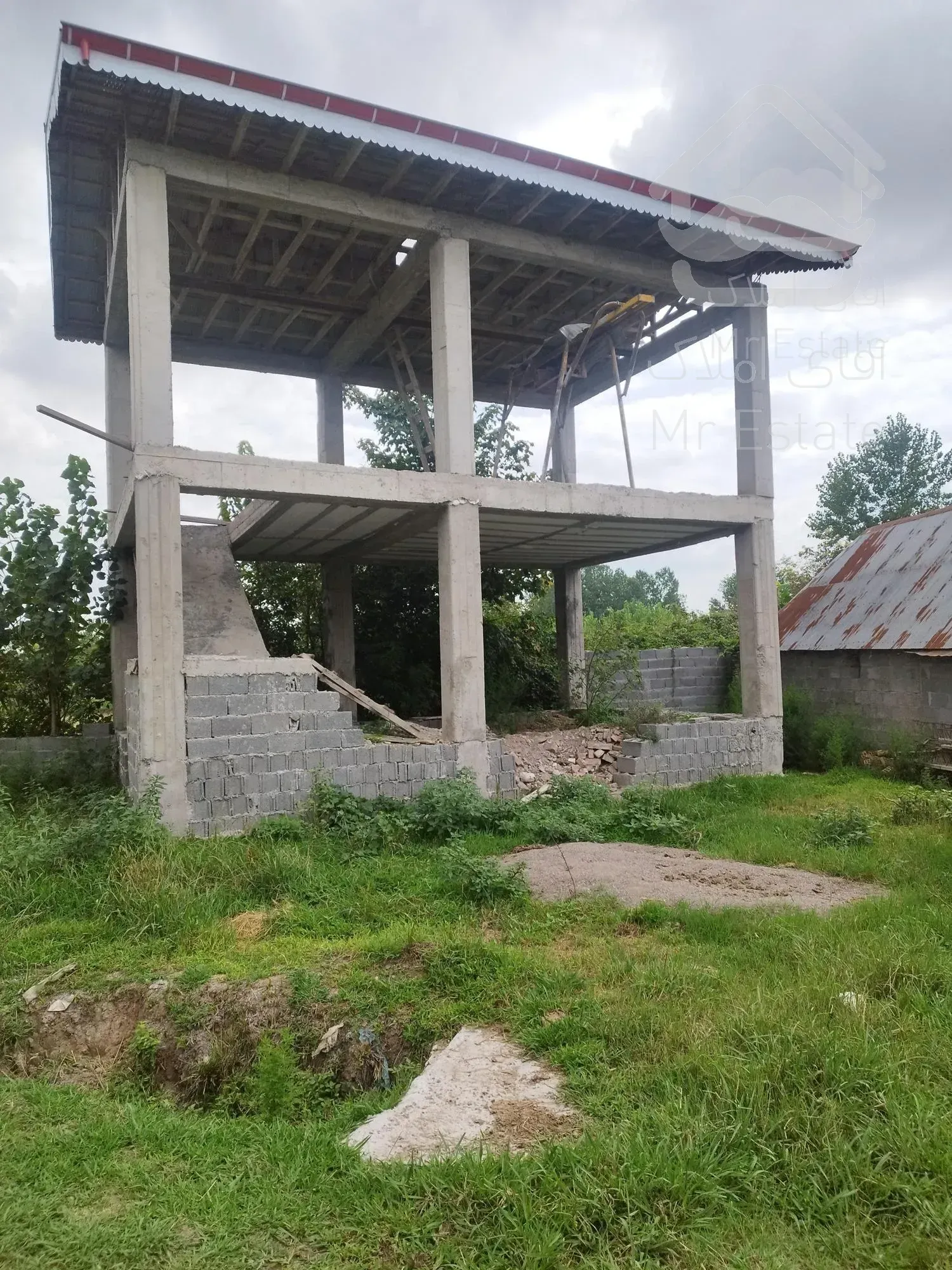 210متر زمین به همراه خانه دوبلکس نیمه ساخت