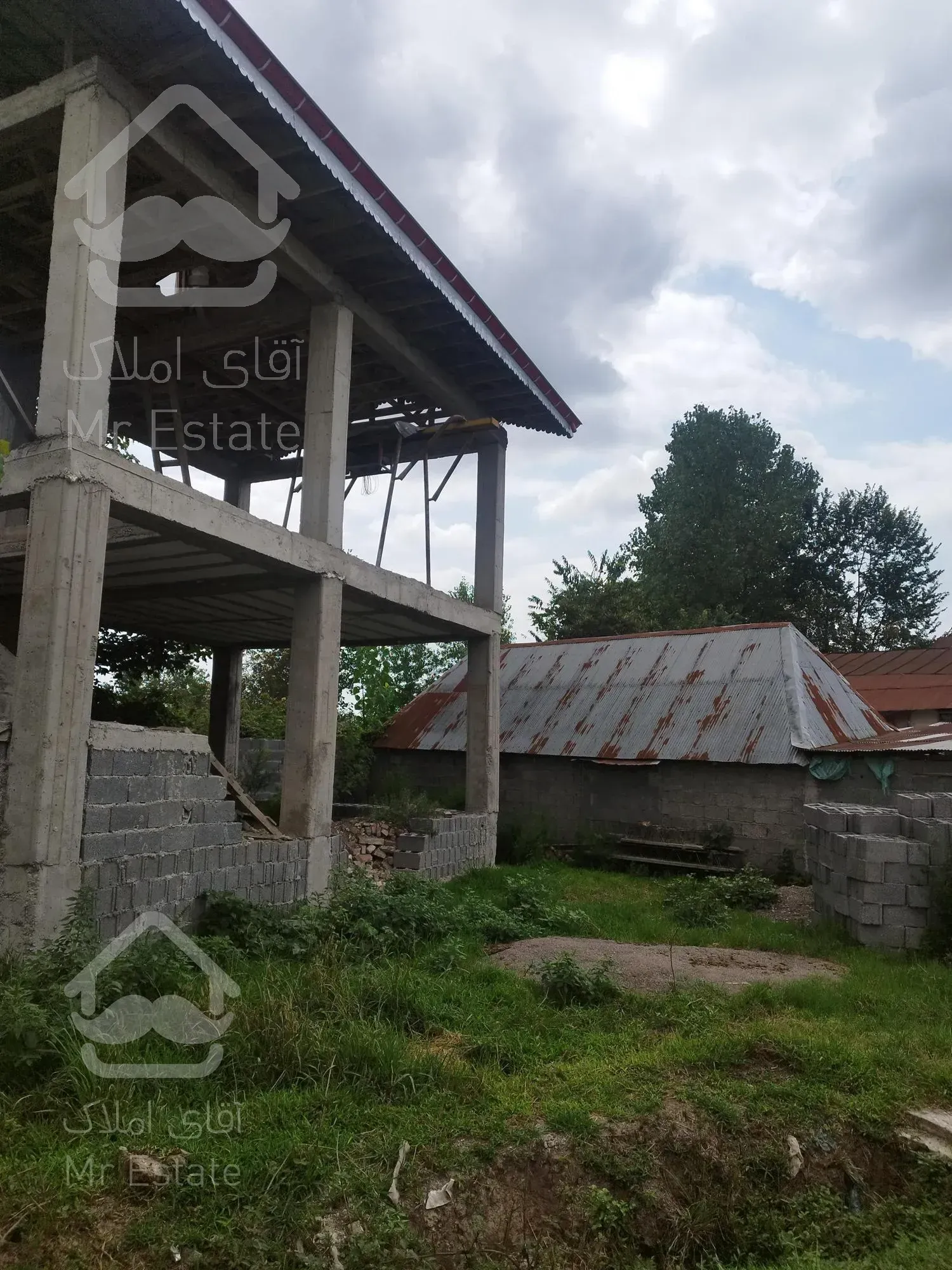 210متر زمین به همراه خانه دوبلکس نیمه ساخت