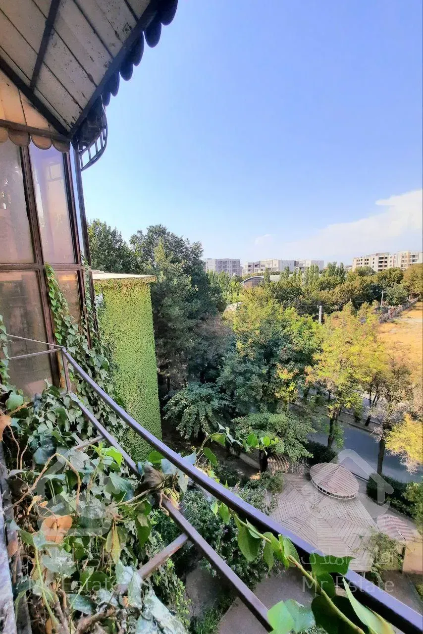 ۱۶۸ متری تک واحدی در ۷۲۰۰ متر باغ