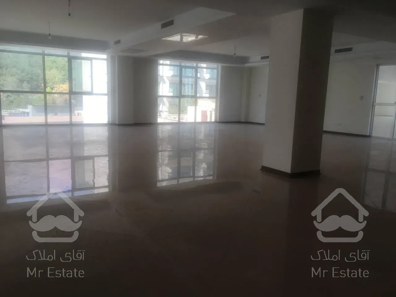 ۲۱۰۰ متر مجموعه اداری تجاری در فرمانیه