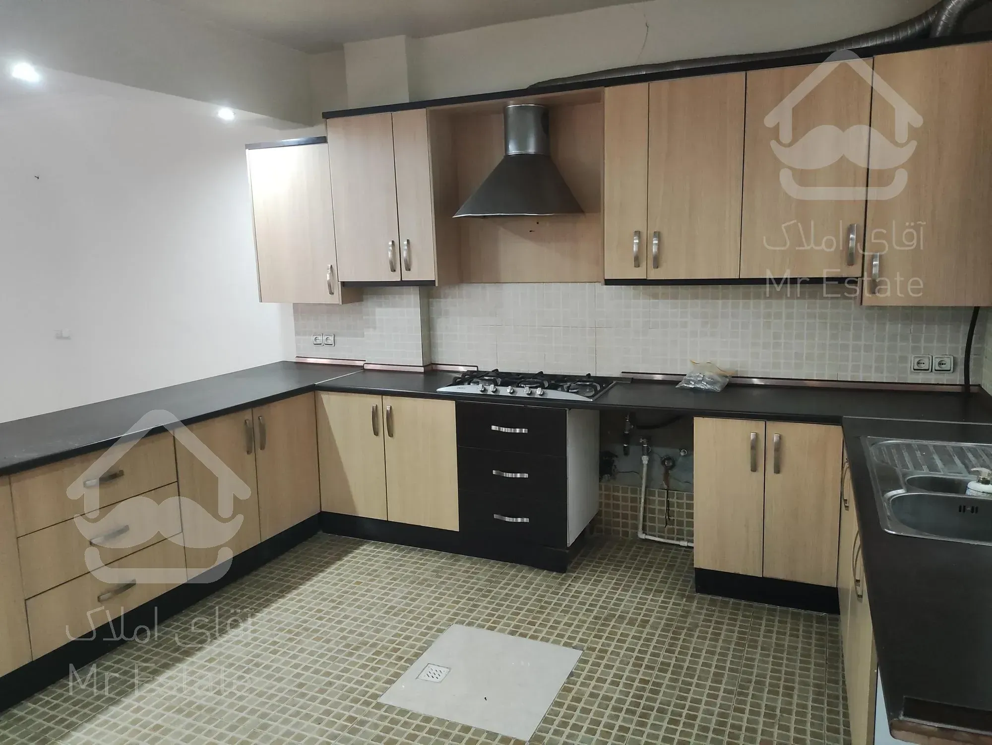 آپارتمان ، ۱۶۵ متر ، سه خوابه