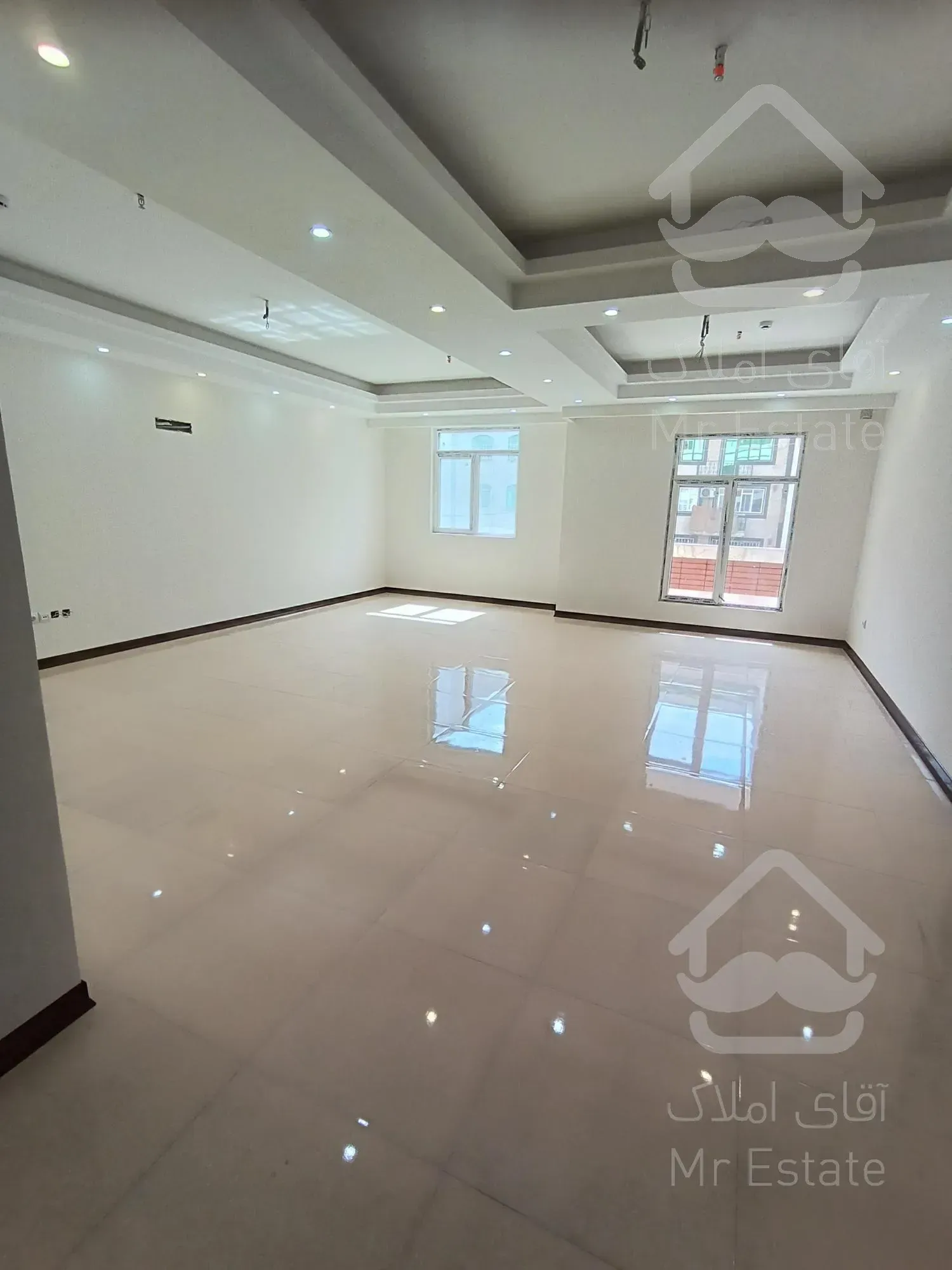 فروش واحد130متری سه خواب در اردلان ها