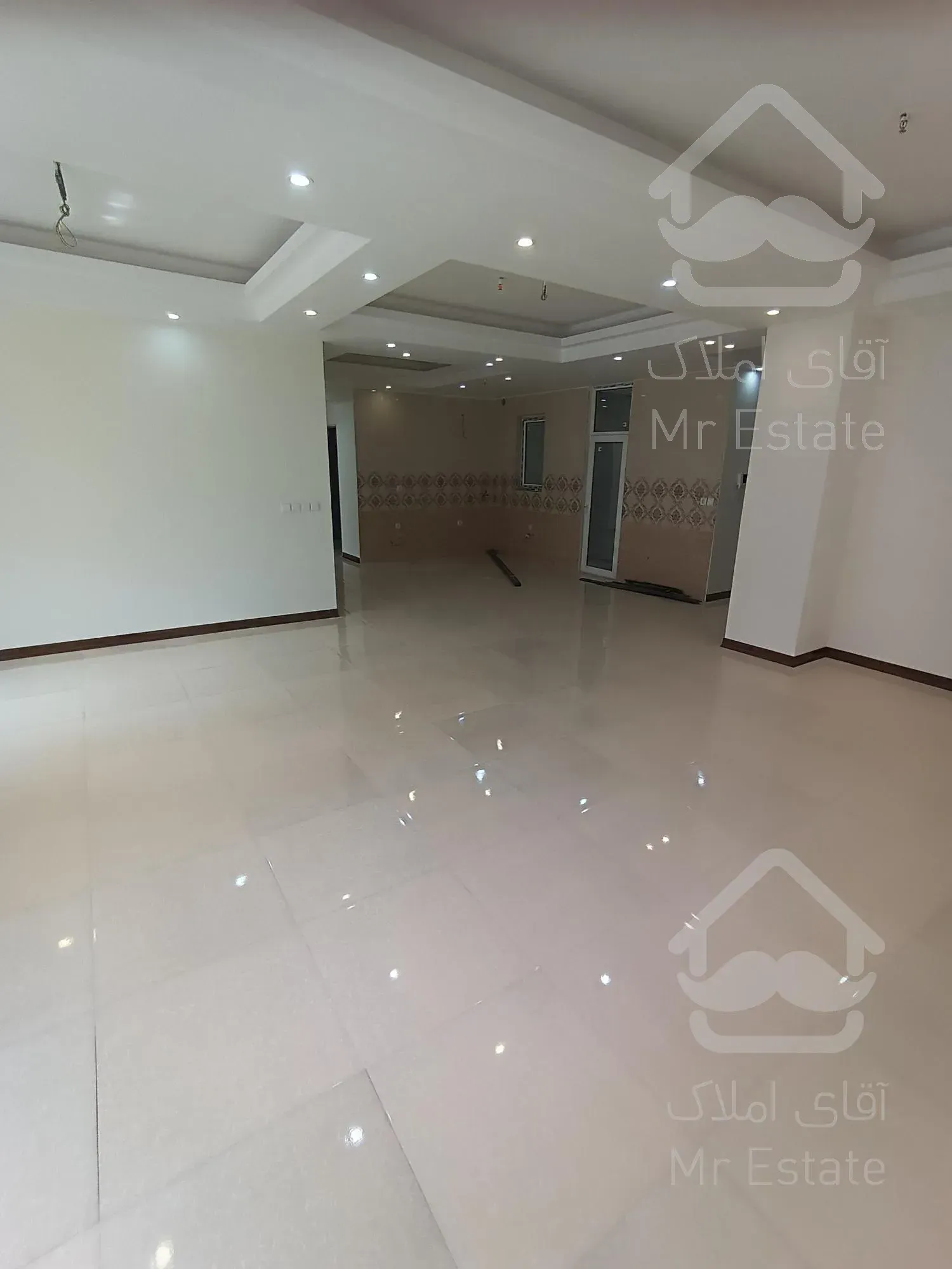 فروش واحد130متری سه خواب در اردلان ها