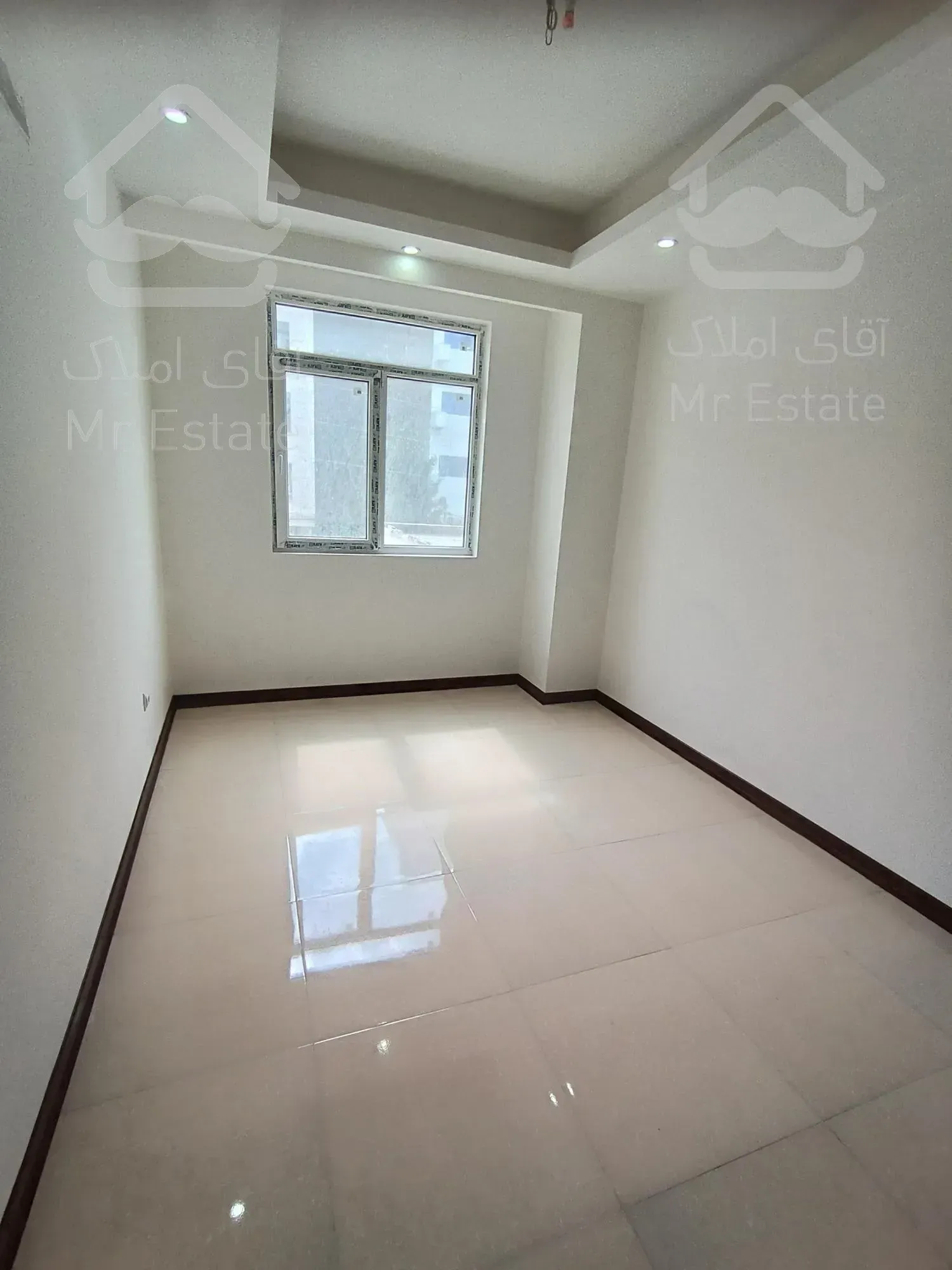 فروش واحد130متری سه خواب در اردلان ها