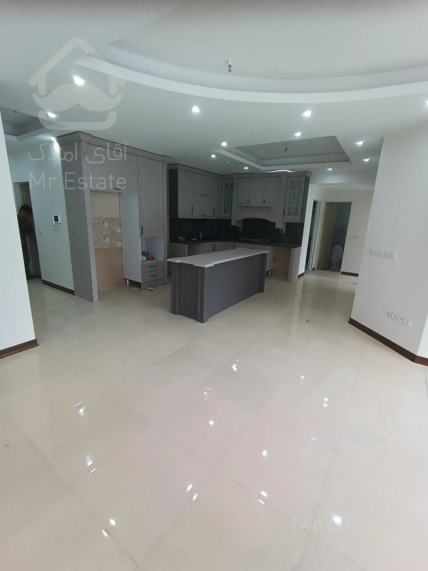 فروش واحد130متری سه خواب در اردلان ها